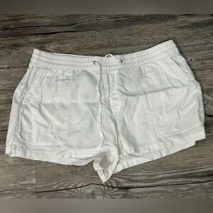 Gap White Linen Blend Shorts size XL